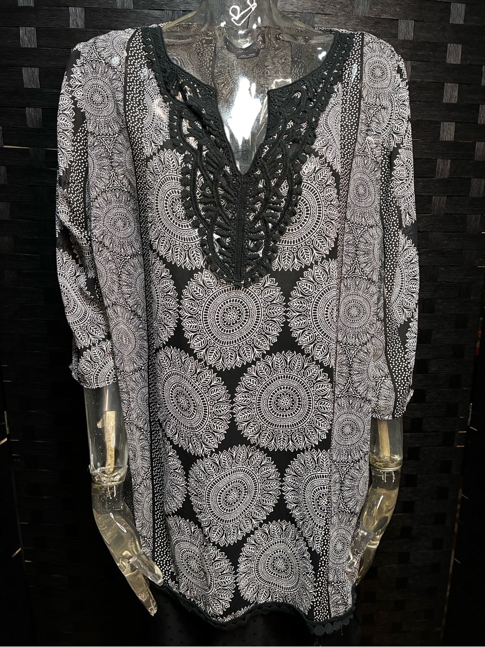 East 5th Black and White Crochet V-Neck Tunic